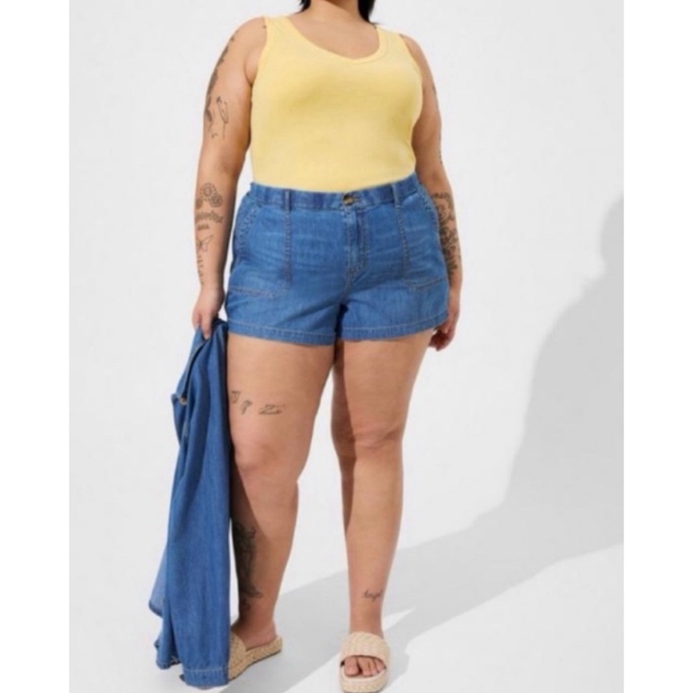 🆕 3.5 Inch Inseam Relaxed Utility Lightweight Mid-Rise Short 14 NWT Torrid New!